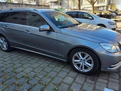Gebraucht Mercedes E200 Avantgarde 184 PS (135 kW) 2011 Grau Kombi