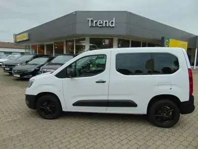 Gebraucht Opel Combo Life 102 PS (75 kW) 2023 Weiß Limousine
