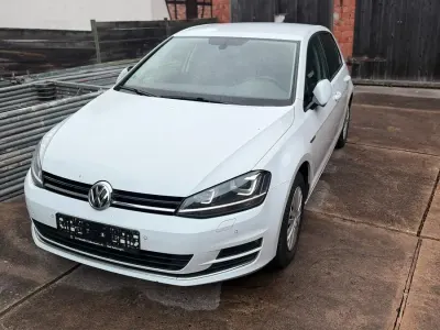 Gebraucht VW Golf VII LOUNGE 125 PS (91 kW) 2015 Weiß Limousine