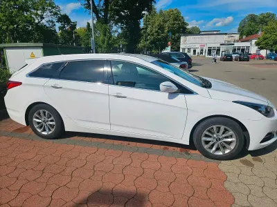 Gebraucht Hyundai i40 140 PS (102 kW) 2016 Weiß Kombi