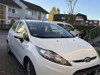 Gebraucht Ford Fiesta Trend 82 PS (60 kW) 2010 Limousine