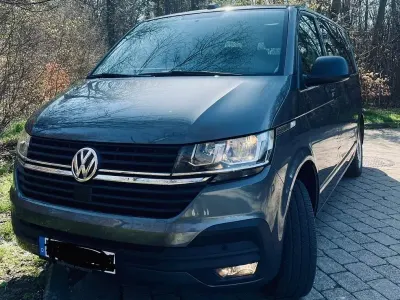 Gebraucht VW Multivan 150 PS (110 kW) 2021 Grau Van / Kleinbus