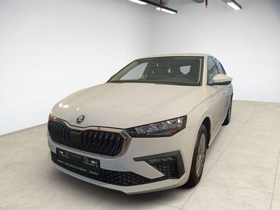 Weiß Gebraucht 2022 Skoda Scala Essence Kleinwagen | 20.960 € (Teuer)