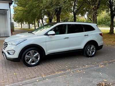 Hyundai Grand Santa Fe