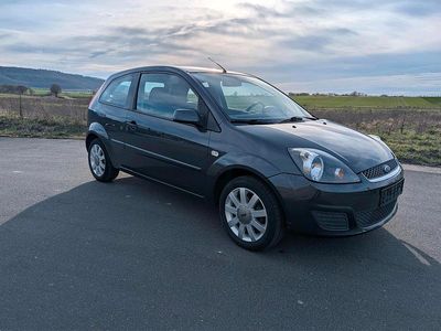 Gebraucht Ford Fiesta 80 PS (58 kW) 2007 Grau Kleinwagen