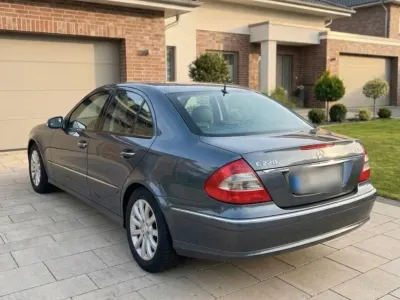 Gebraucht Mercedes E220 170 PS (125 kW) 2009 Andere farben Limousine