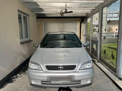 Gebraucht Opel Astra 101 PS (74 kW) 2001 Silber Limousine