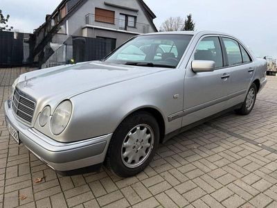 Mercedes E200