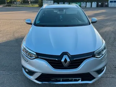 Gebraucht Renault Mégane GrandTour 115 PS (84 kW) 2019 Grau Kombi