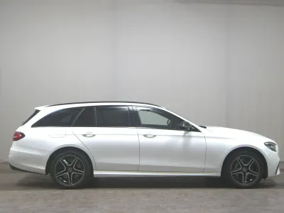 Second-hand Mercedes E300 AMG line 306 CP (225 kW) 2022 Alb Berlinǎ