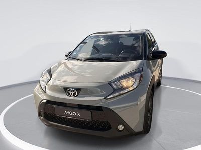 Neu Toyota Aygo X 72 PS (52 kW) 2025 Grün SUV