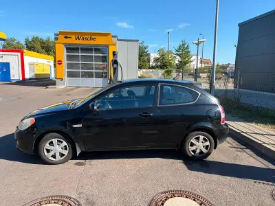 Gebraucht Hyundai Accent 97 PS (71 kW) 2007 Schwarz Kleinwagen