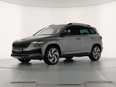 Graphitegrau metallic Gebraucht 2022 Skoda Karoq SportLine SUV | 28.889 € (Fairer Preis)