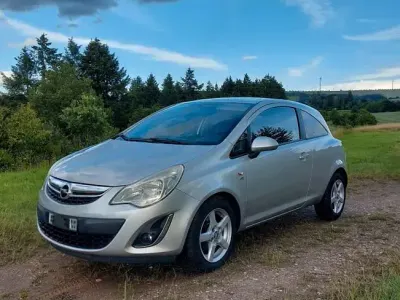 Gebraucht Opel Corsa 70 PS (51 kW) 2012 Silber Kleinwagen