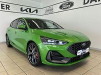 Neu Ford Focus ST 280 PS (205 kW) 2025 Mean green Limousine