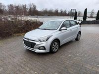 Gebraucht Hyundai i20 Trend 101 PS (74 kW) 2020 Silber Kleinwagen