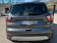 Gebraucht Ford Kuga Titanium 182 PS (133 kW) 2017 Grau SUV