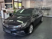 Używany Opel Astra Dynamic 105 KM (77 kW) 2016 Czarny Sedan/Limuzyna