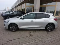 Usado Ford Focus ST-Line 116 CV (85 kW) 2025 Plateado Berlina