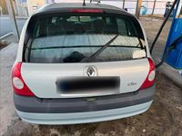 Gebraucht Renault Clio II 75 PS (55 kW) 2003 Silber Kleinwagen