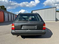 Gebraucht Mercedes E230 136 PS (100 kW) 1990 Schwarz Kombi