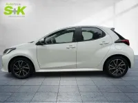 Gebraucht Toyota Yaris Basis 116 PS (85 kW) 2023 Schneeweiß Kleinwagen