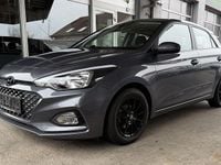 Gebraucht Hyundai i20 Trend 84 PS (61 kW) 2019 Grau Kleinwagen