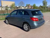 Gebraucht Mercedes B180 122 PS (89 kW) 2012 Blau Van / Kleinbus
