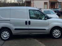Gebraucht Opel Combo 90 PS (66 kW) 2015 Silber Van / Kleinbus