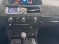 Gebraucht BMW 545 333 PS (244 kW) 2005 Silber Kombi