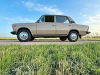 Second-hand Lada 2106 75 CP (55 kW) 1989 Maro Berlinǎ