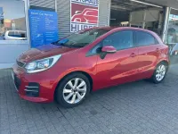 Gebraucht Kia Rio 109 PS (80 kW) 2016 Rot Kleinwagen