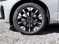 Neu Volvo XC60 Plus 250 PS (183 kW) 2025 Vapour grey / metallic SUV