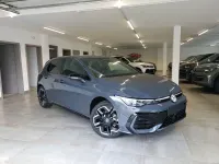 Neu VW Golf VIII R-line 150 PS (110 kW) 2026 Delfingraumetallic Limousine