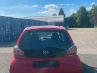 Gebraucht Toyota Aygo 68 PS (50 kW) 2012 Rot Kleinwagen