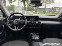 Gebraucht Mercedes A180 116 PS (85 kW) 2019 Nachtschwarz  unilack Kleinwagen
