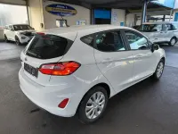Gebraucht Ford Fiesta Cool & Connect 75 PS (55 kW) 2022 Weiß Limousine