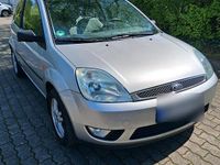 Usata Ford Fiesta Ghia 80 CV (58 kW) 2003 Argento Utilitaria