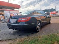 Gebraucht Mercedes E250 Elegance 204 PS (150 kW) 2010 Blau Coupé