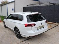 Gebraucht VW Passat 156 PS (114 kW) 2020 Oryxweiß perlmutteffekt 7000 (metallic) Kombi