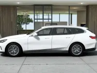 Neu BMW 540 303 PS (222 kW) 2025 Alpinweiss uni Kombi