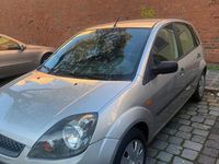 Gebraucht Ford Fiesta 60 PS (44 kW) 2007 Silber Kleinwagen