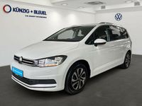 Gebraucht VW Touran Active 150 PS (110 kW) 2022 Oryxwhite perlmutteffekt Van / Kleinbus
