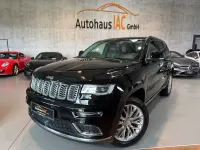 Gebraucht Jeep Grand Cherokee Summit 250 PS (183 kW) 2019 Diamond black SUV