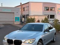 Gebraucht BMW 740 306 PS (225 kW) 2011 Silber Limousine