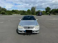 Second-hand Mercedes C220 143 CP (105 kW) 2005 Argintiu Berlinǎ