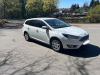 Gebraucht Ford Focus 120 PS (88 kW) 2018 Weiß Kombi