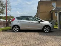 Gebraucht Ford Fiesta 60 PS (44 kW) 2010 Silber Kleinwagen