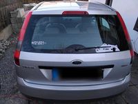 Używany Ford Fiesta 68 KM (50 kW) 2003 Szary Hatchback