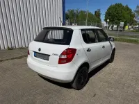 Gebraucht Skoda Fabia Active 60 PS (44 kW) 2013 Weiß Limousine